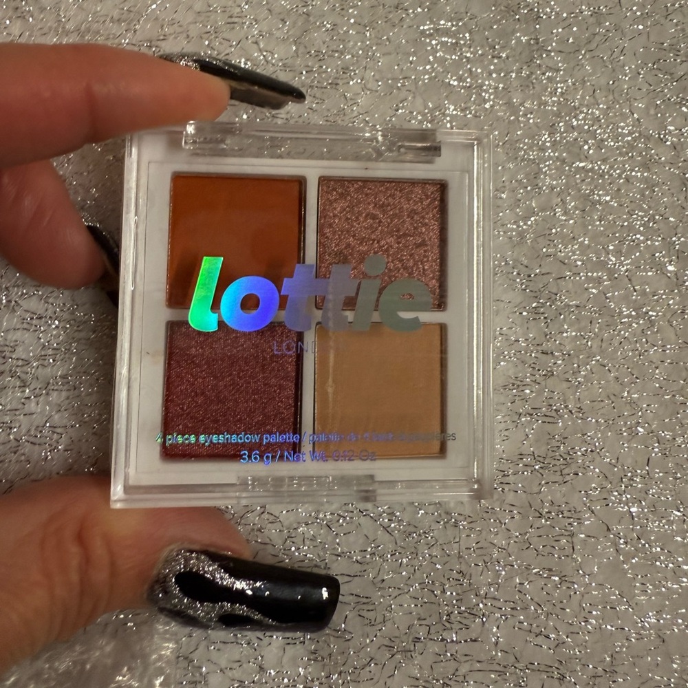 Lottie mini Eyeshadow Palette